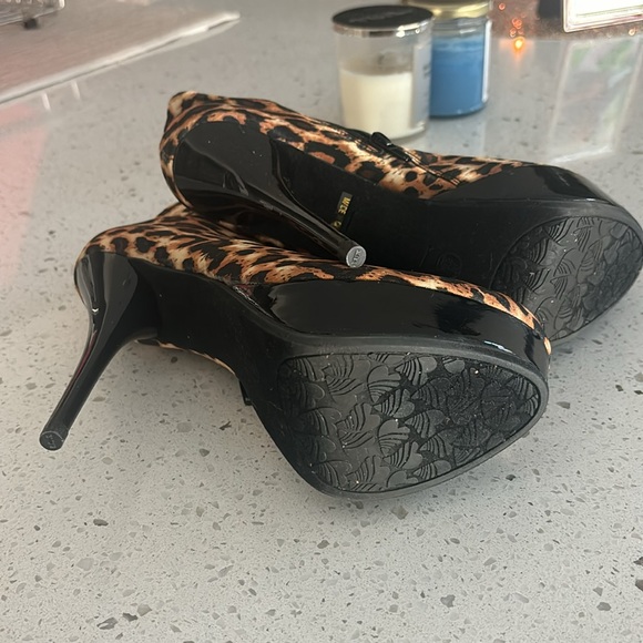 Dollhouse Cheetah Sexy Booties 8 1/2 - Picture 3 of 6
